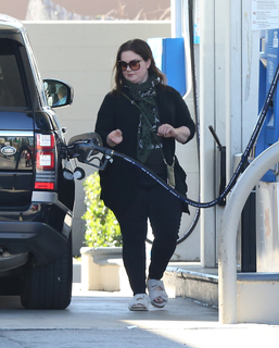 Melissa McCarthy feet photo thumbnail