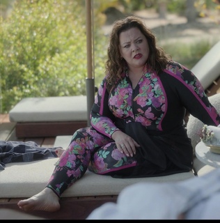 Melissa McCarthy feet photo thumbnail