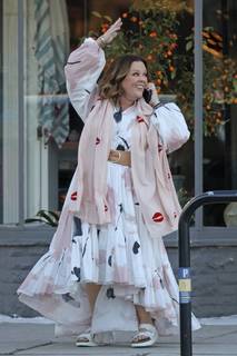 Melissa McCarthy feet photo thumbnail