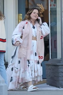 Melissa McCarthy feet photo thumbnail