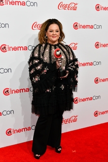 Melissa McCarthy feet photo thumbnail