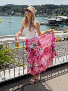 Melissa Naschenweng feet photo 7