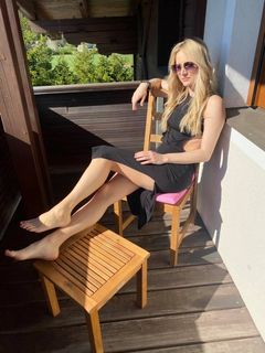 Melissa Naschenweng feet photo 7