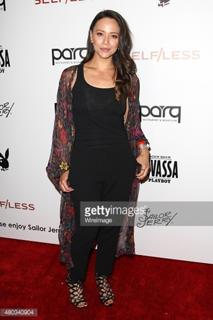 Melissa O'Neil feet photo thumbnail