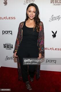 Melissa O'Neil feet photo thumbnail