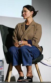 Melissa O'Neil feet photo thumbnail