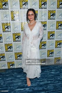 Melissa O'Neil feet photo 2