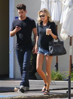 Melissa Ordway feet photo thumbnail