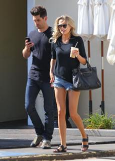 Melissa Ordway feet photo thumbnail