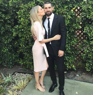 Melissa Ordway feet photo thumbnail