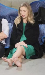 Melissa Ordway feet photo thumbnail