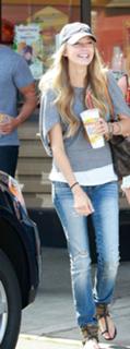 Melissa Ordway feet photo thumbnail