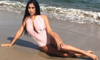 Melissa Paredes feet photo 14