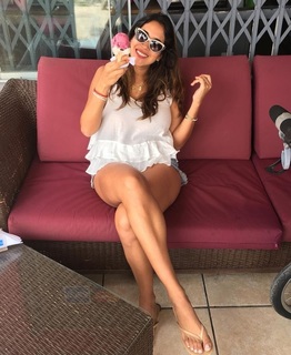 Melissa Paredes feet photo 13