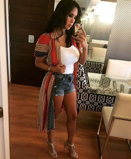 Melissa Paredes feet photo 10