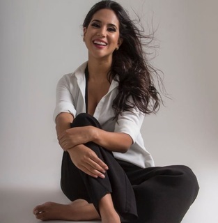 Melissa Paredes feet photo 9