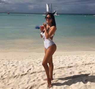 Melissa Paredes feet photo 12