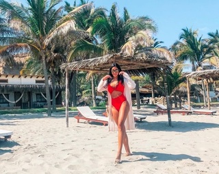 Melissa Paredes feet photo 6