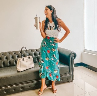 Melissa Paredes feet photo 12