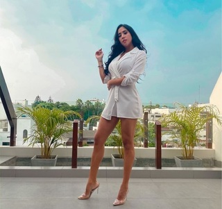 Melissa Paredes feet photo 7
