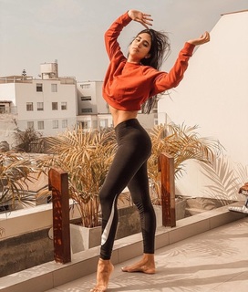 Melissa Paredes feet photo 4