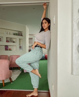 Melissa Paredes feet photo 2