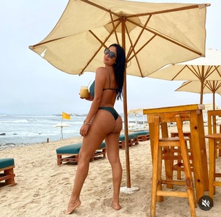 Melissa Paredes feet photo 6