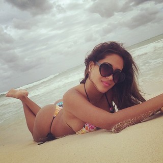 Melissa Paredes feet photo 20
