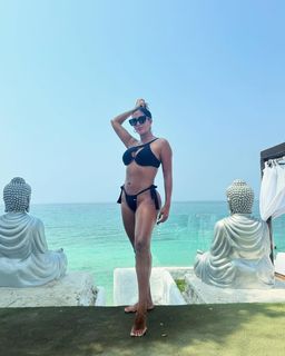 Melissa Paredes feet photo 14