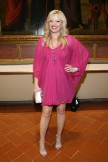 Melissa Peterman feet photo 5