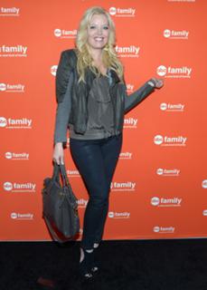 Melissa Peterman feet photo 12