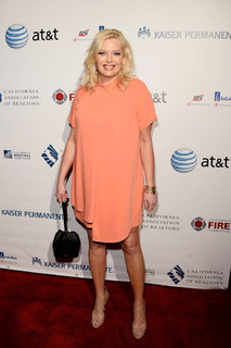 Melissa Peterman feet photo 1
