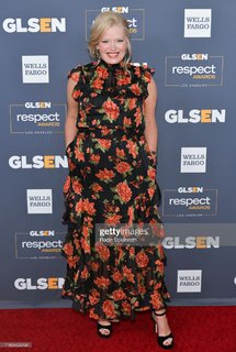 Melissa Peterman feet photo 17