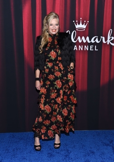 Melissa Peterman feet photo 10