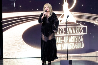 Melissa Peterman feet photo 9