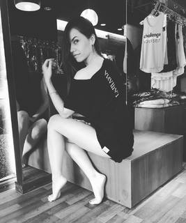 Melissa Quiñonez feet photo 17