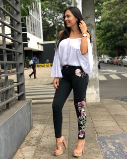 Melissa Quiñonez feet photo 4