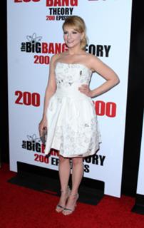 Melissa Rauch feet photo thumbnail