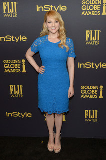 Melissa Rauch feet photo thumbnail