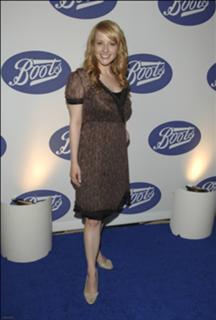 Melissa Rauch feet photo thumbnail