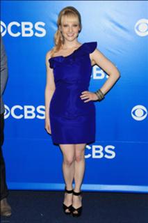 Melissa Rauch feet photo thumbnail