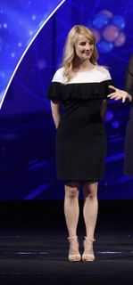 Melissa Rauch feet photo 2