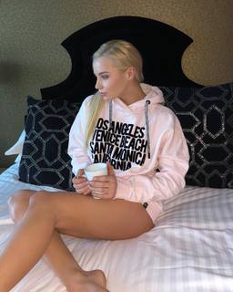 Melissa Reeves feet photo 14
