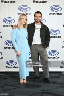 Melissa Roxburgh feet photo thumbnail