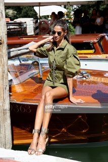 Melissa Satta feet photo thumbnail