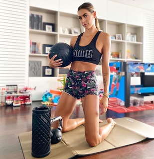 Melissa Satta feet photo thumbnail