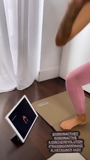 Melissa Satta feet photo thumbnail