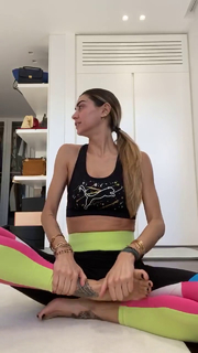 Melissa Satta feet photo thumbnail
