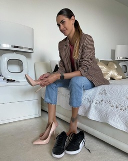 Melissa Satta feet photo thumbnail