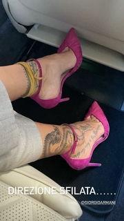 Melissa Satta feet photo thumbnail